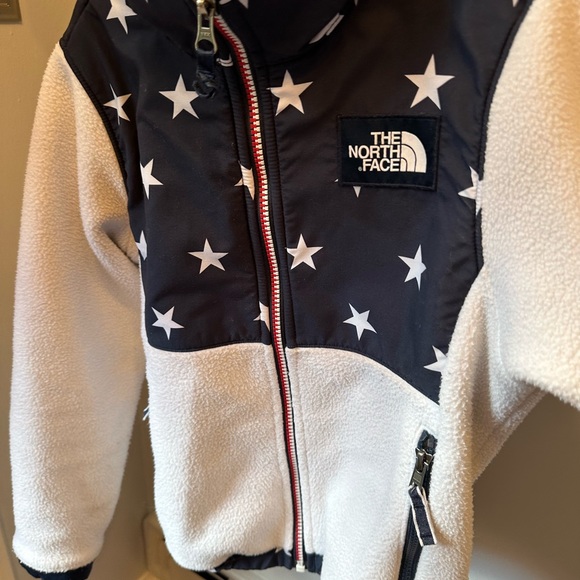 Girls North Face Denali Jacket with matching hat - Picture 2 of 11